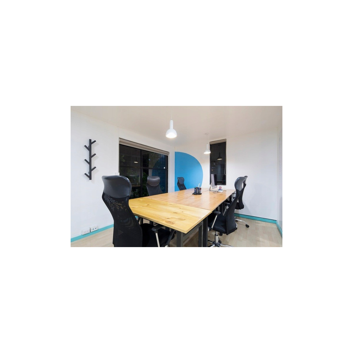 Scaun de birou PREMIUM de culoare neagră