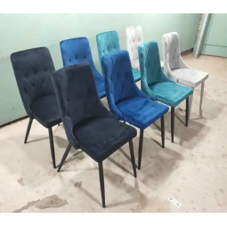 Scaun bej cu cusături și picioare negre