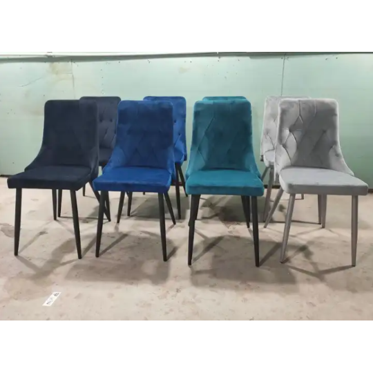 Scaun negru cu matlasare LR08