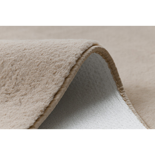 Covor din pluș de culoare bej în diferite dimensiuni