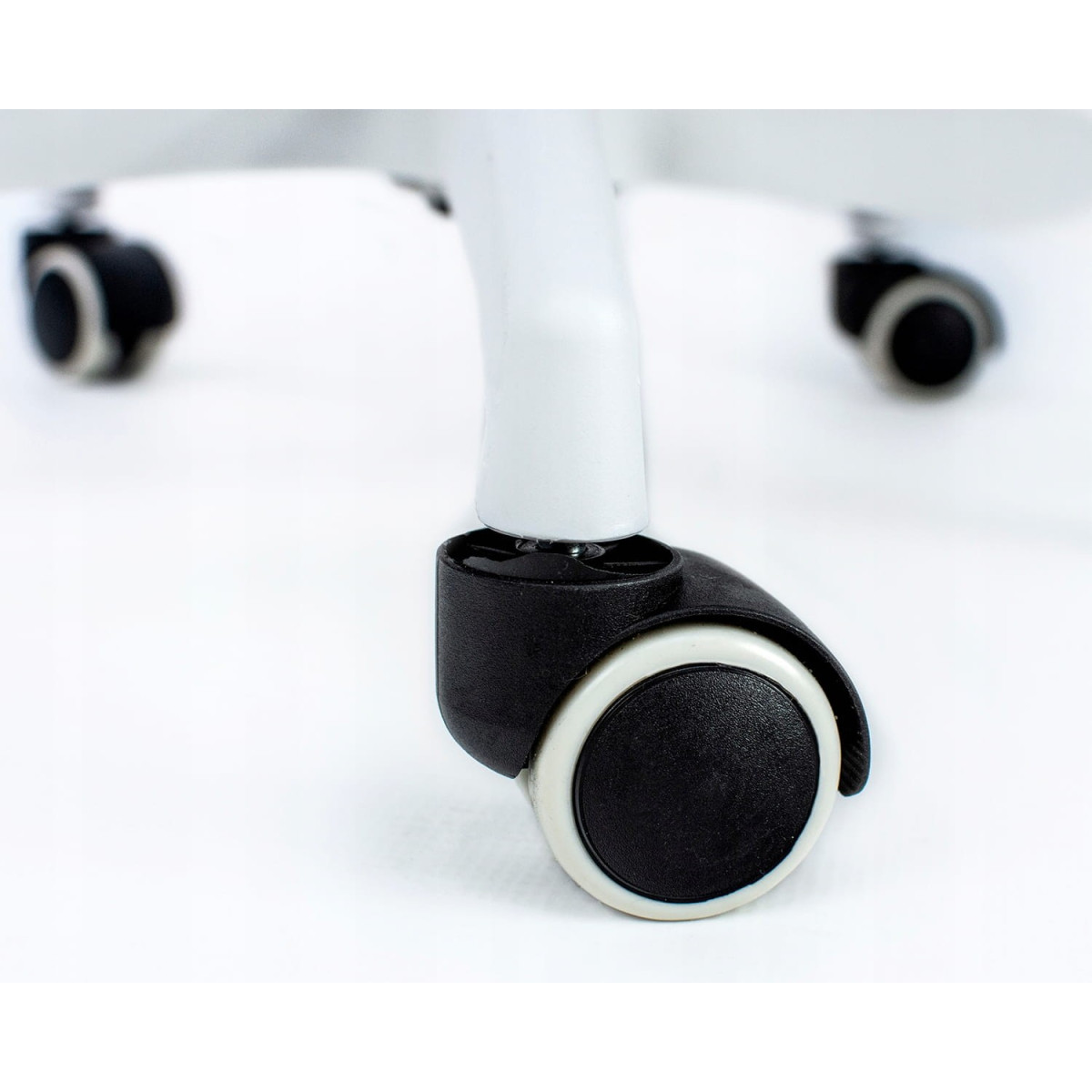 Scaun de birou ergonomic de culoare neagră