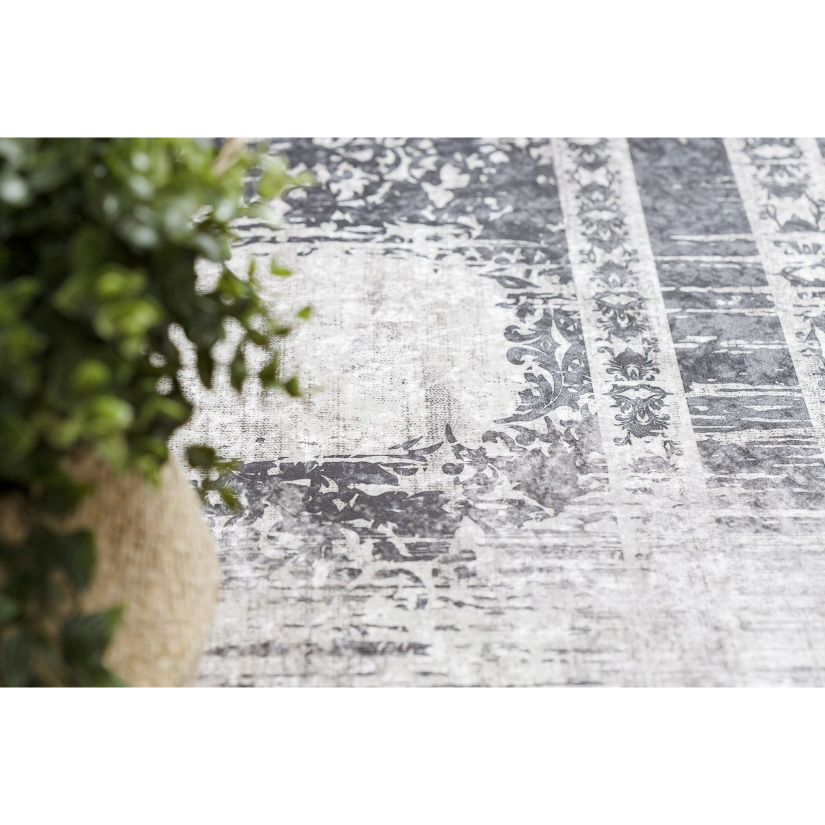 Covor lavabil antiderapant, cu model ornamental, disponibil în diverse dimensiuni ANDRE