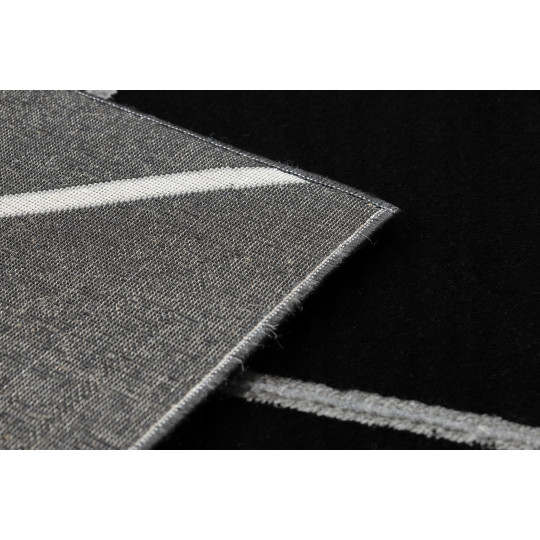 Covoare ieftine de culoare neagră cu model