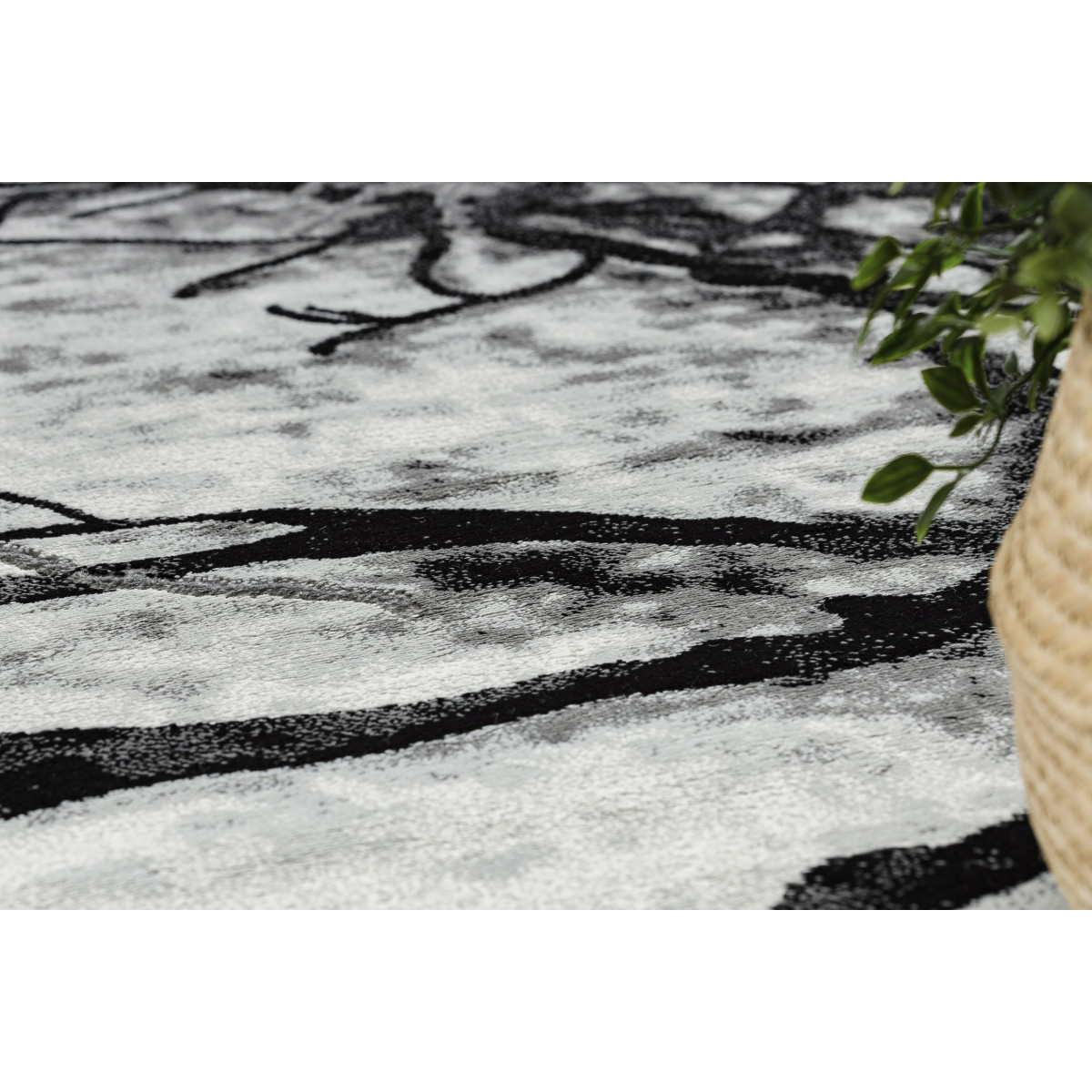 Covor modern cu model de copac în diferite dimensiuni