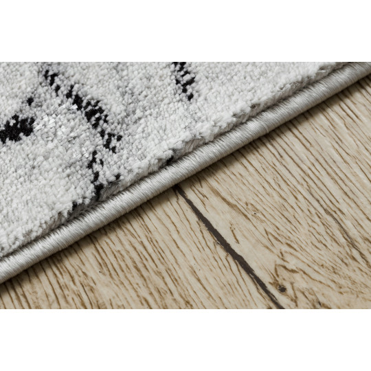 Covoare cu model geometric de culoare albă