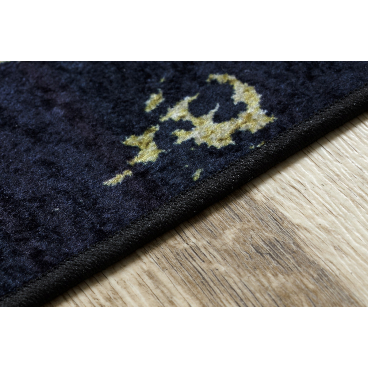 Covor modelat pentru living în culori negre