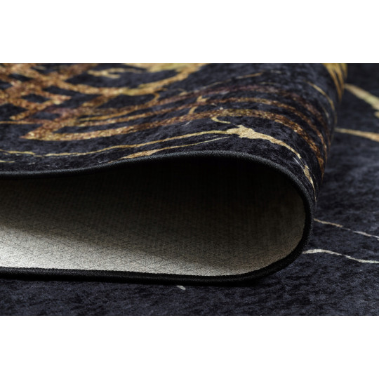 Covor original pentru living, de culoare neagră