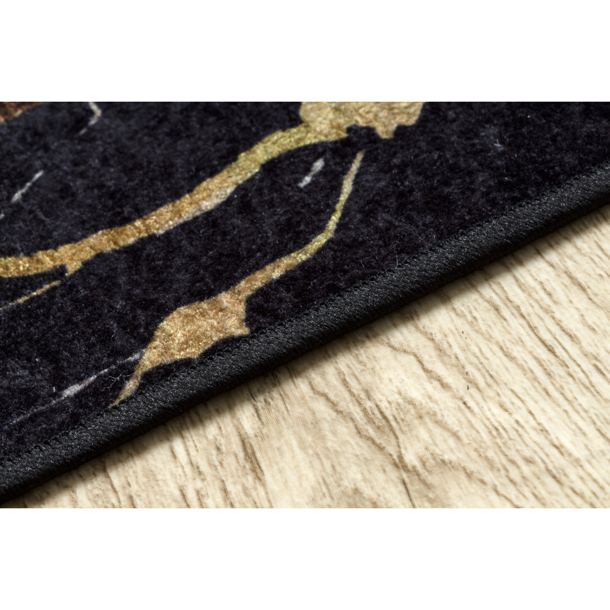 Covor original pentru living, de culoare neagră