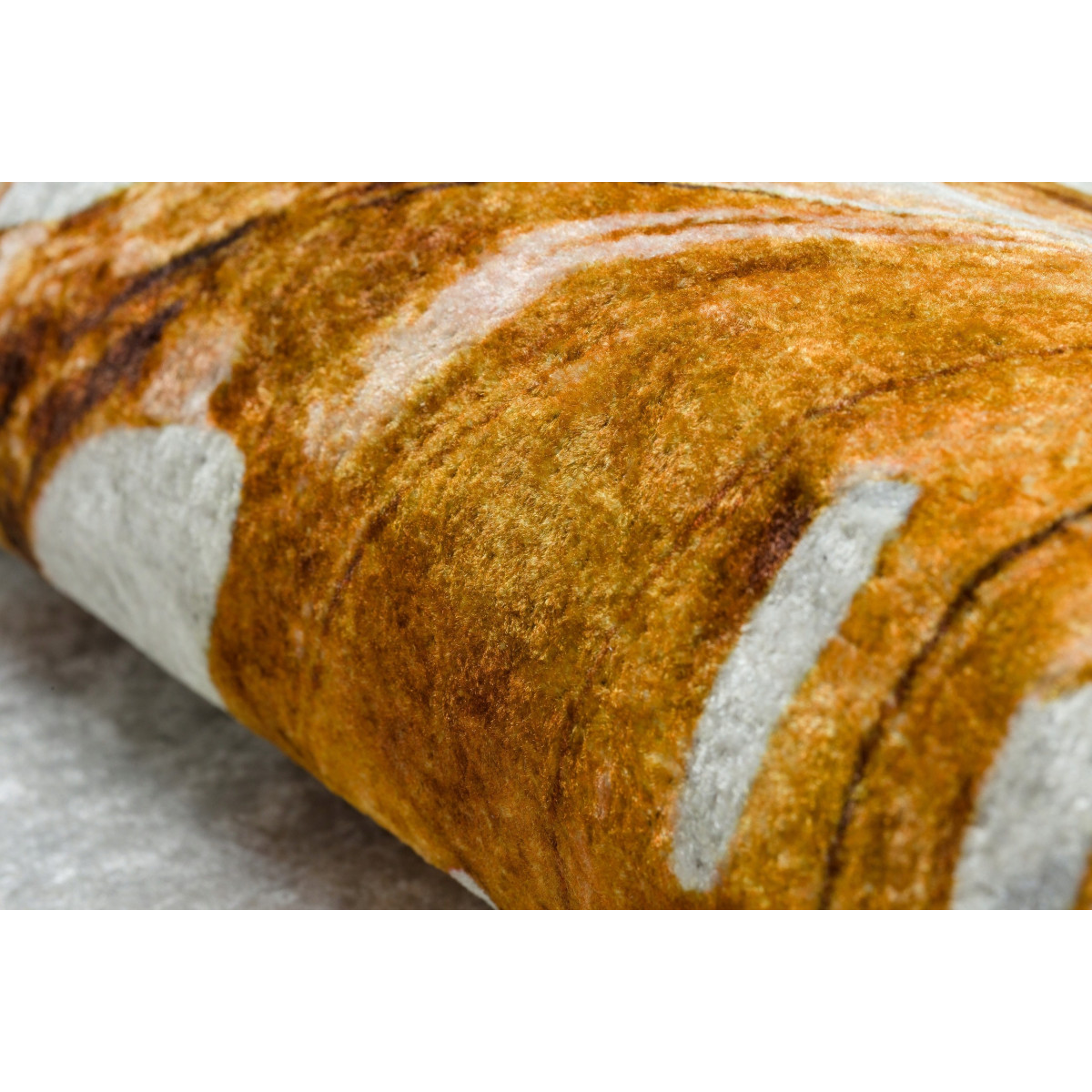 Covoare de calitate pentru living în culoarea gri auriu MIRO