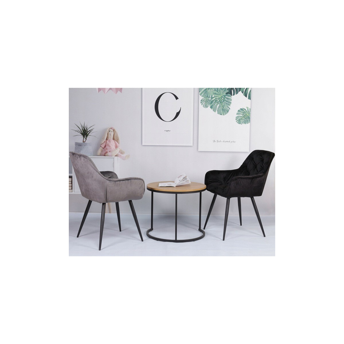 Scaune negre din velur pentru dining