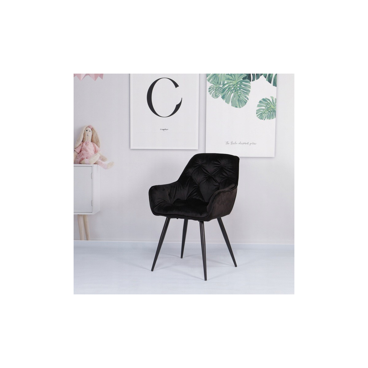 Scaune negre din velur pentru dining