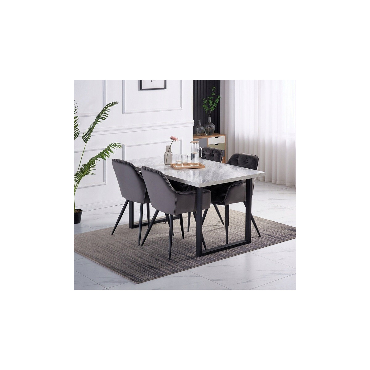 Scaune negre din velur pentru dining