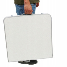 Set turistic de scaune și masă de culoare albă