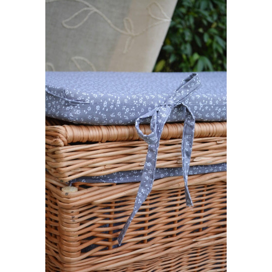 Cutie pentru jucării în camera copiilor, de culoare gri, în diferite dimensiuni