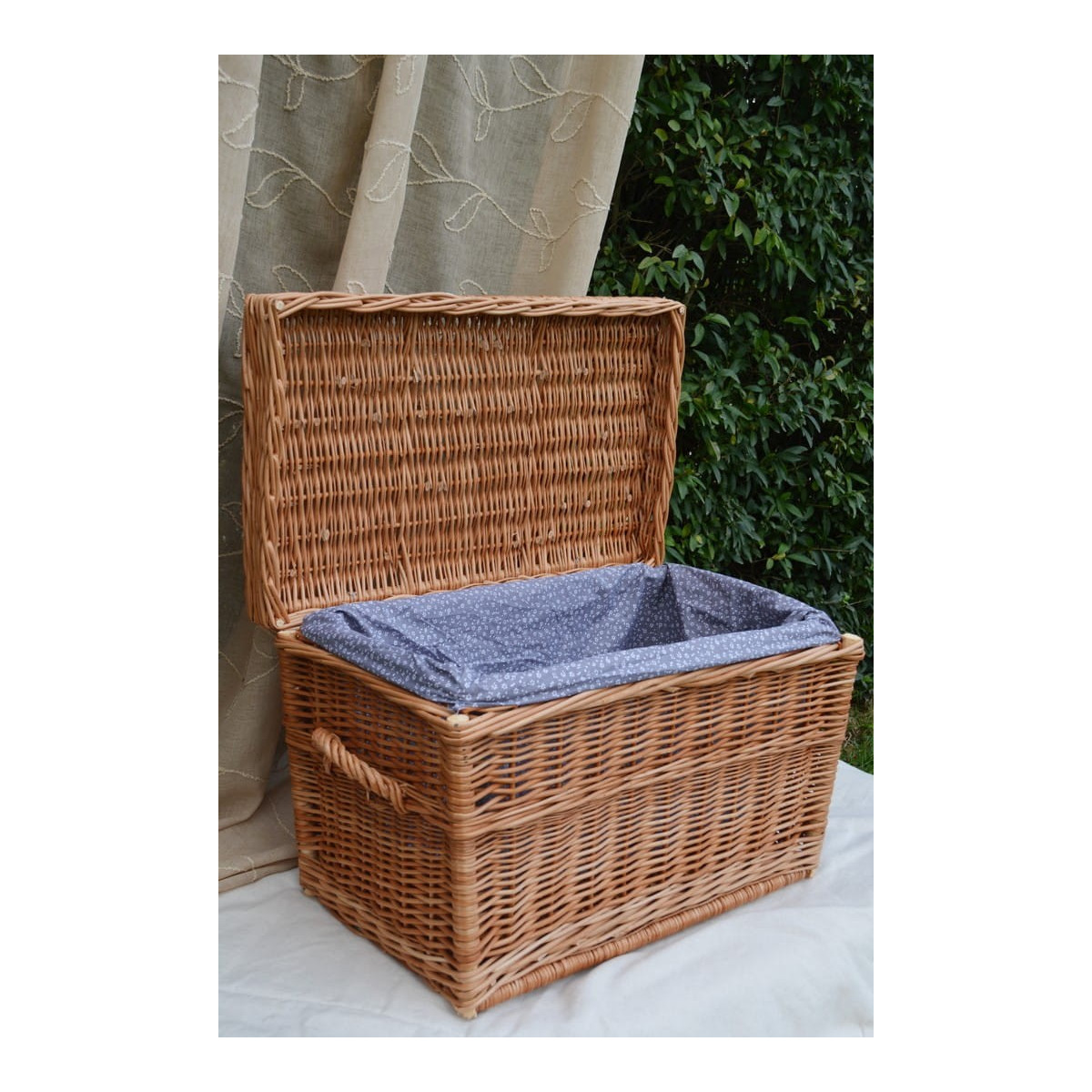 Cutie pentru jucării în camera copiilor, de culoare gri, în diferite dimensiuni