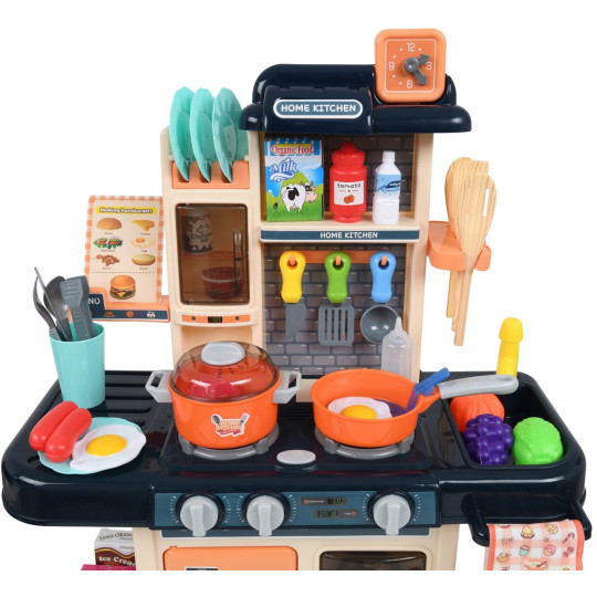 Bucătărie pentru copii cu dotări bogate