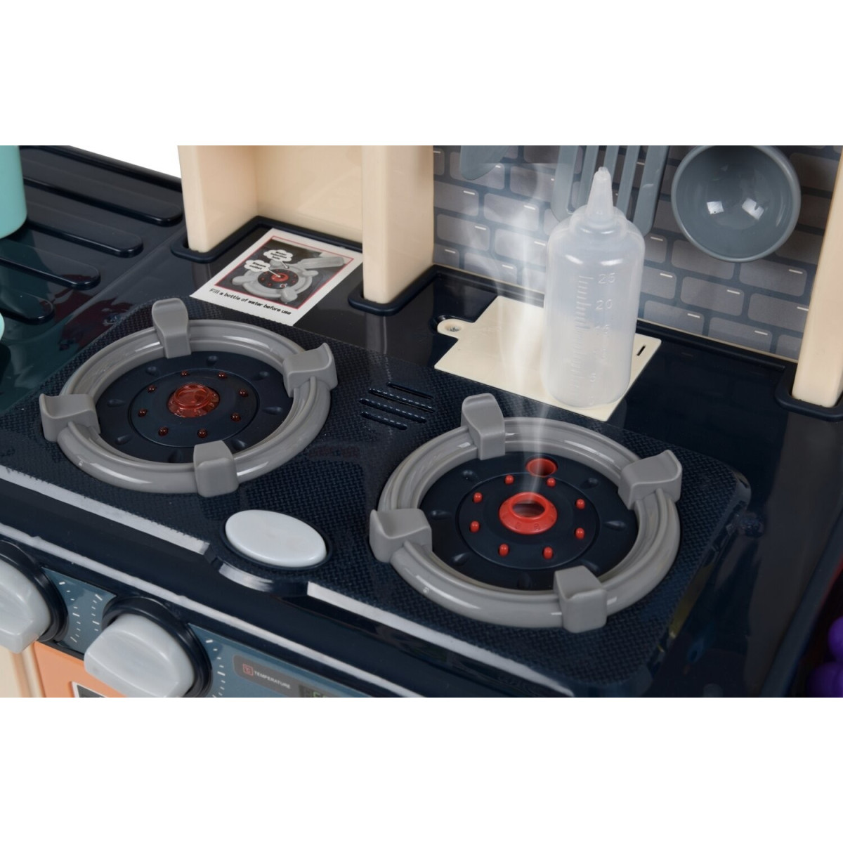 Bucătărie pentru copii cu dotări bogate