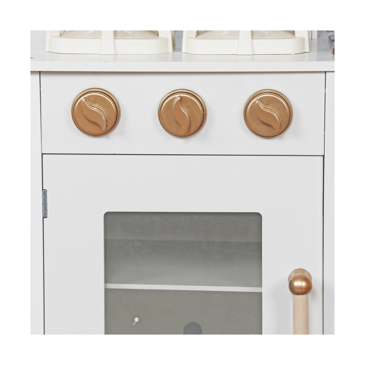 Cea mai bună bucătărie pentru copii din lemn, în culori alb-roz.