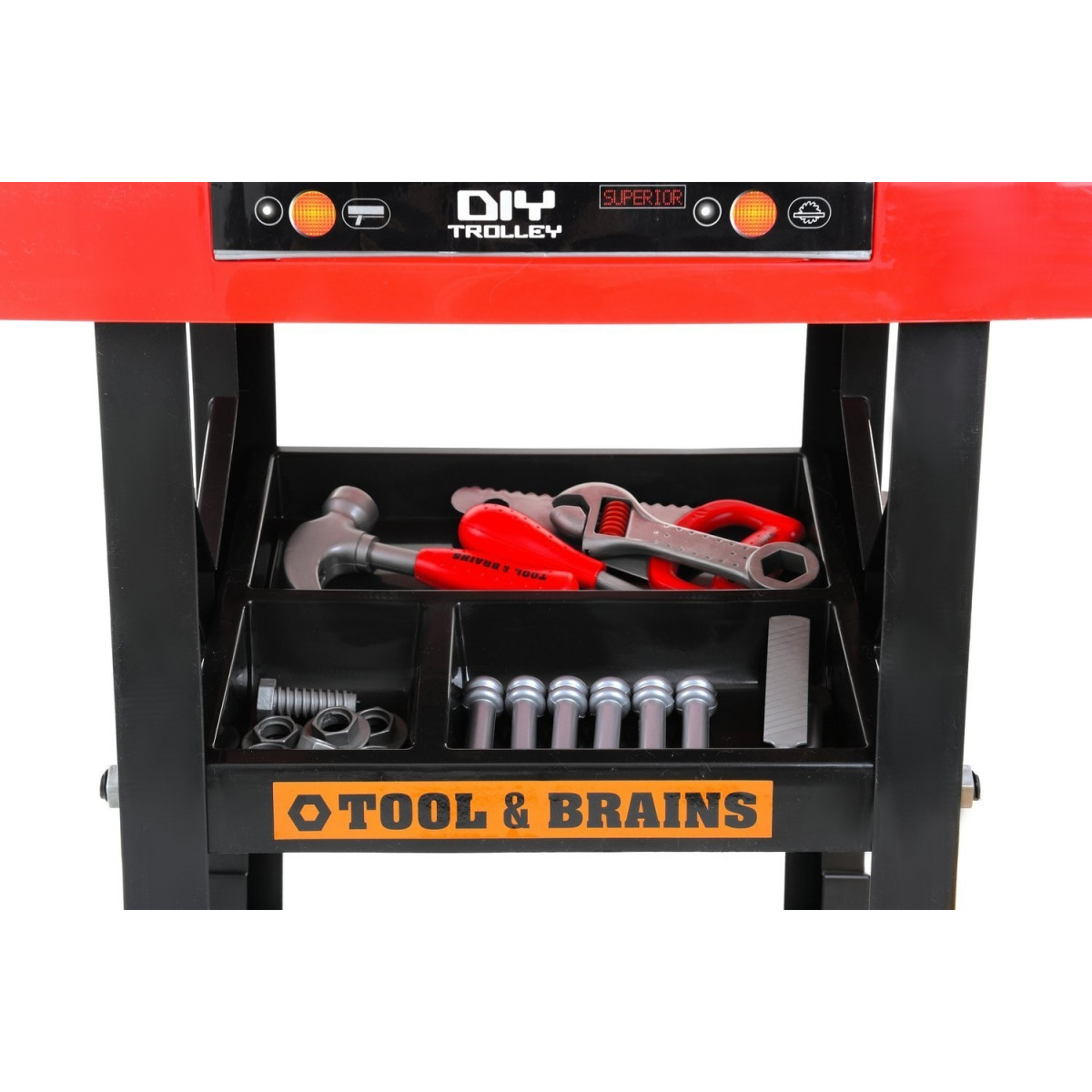 Masă de lucru pentru micii meșteșugari, cu unelte de culoare roșie