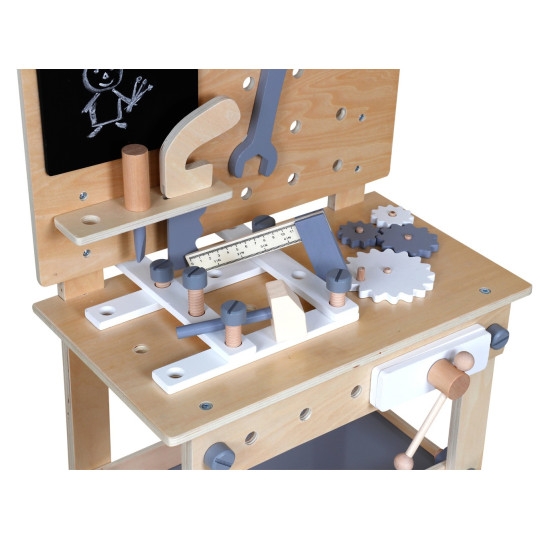 Masa cu unelte pentru micii mecanici