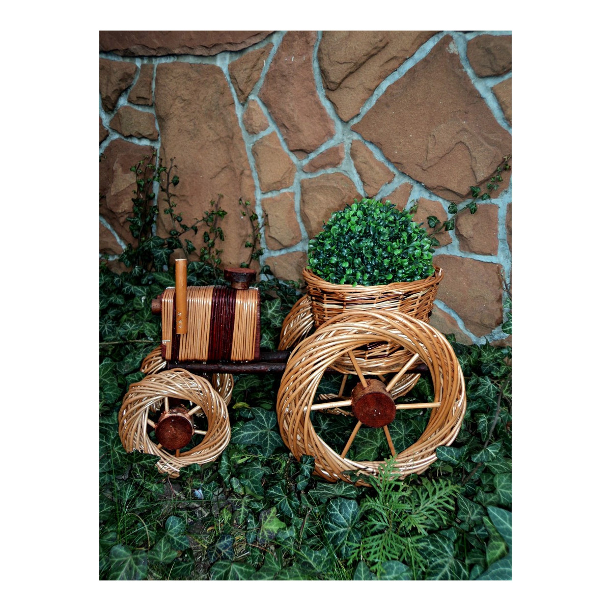 Ghivece din ratan pentru flori în formă de tractor