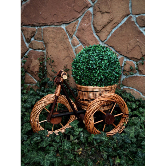 Ghiveci de grădină din rattan în formă de bicicletă