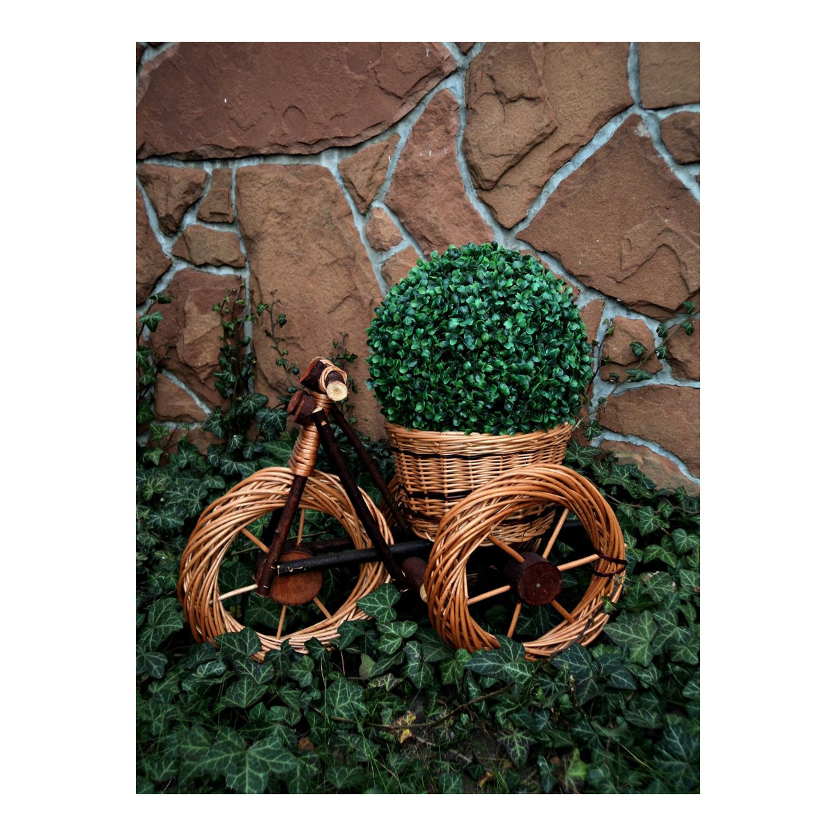 Ghiveci de grădină din rattan în formă de bicicletă