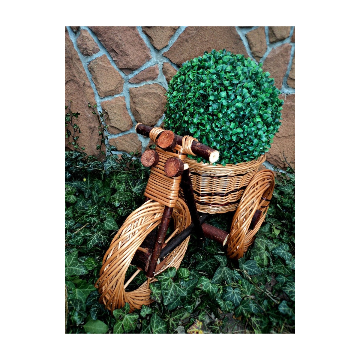 Ghiveci de grădină din rattan în formă de bicicletă