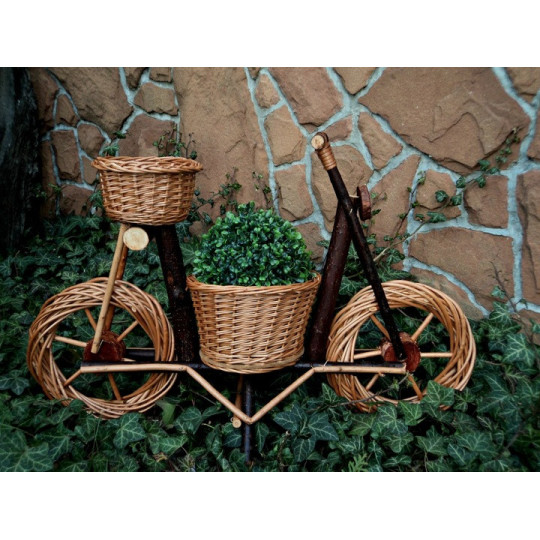 suport din ratan pentru flori de grădină