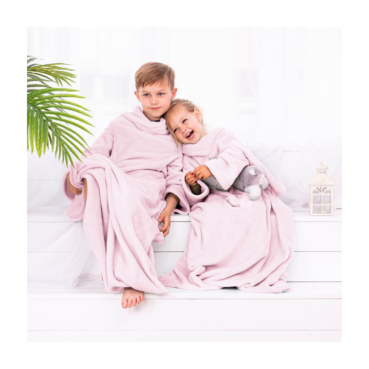 Pătură pentru copii cu mâneci în culoarea roz 90x105 Lazykids