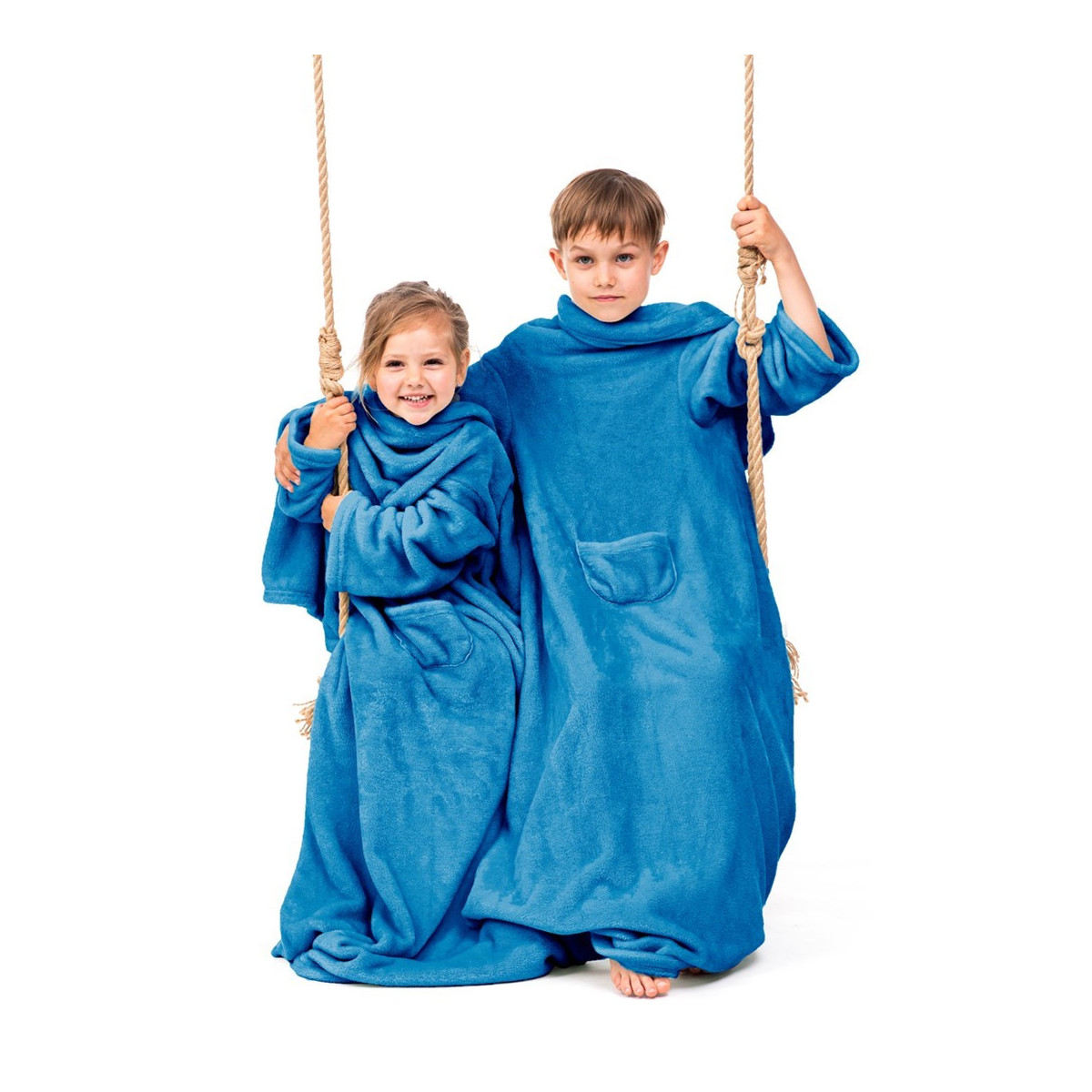 Pătură cu mâneci pentru copil în culoarea albastră 90x105 cm
