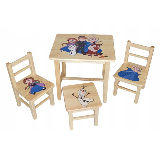 Meseu de lemn pentru copii cu scaune în tematizarea Regatul de Gheață