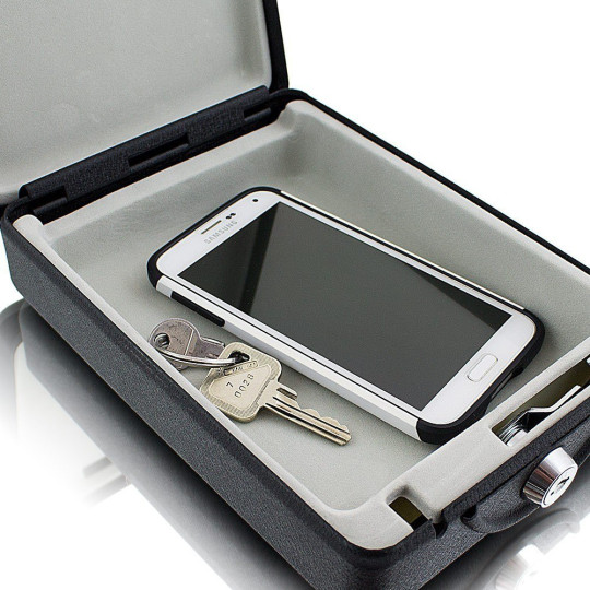 Cutia de depozit pentru telefon sau chei cu lacăt