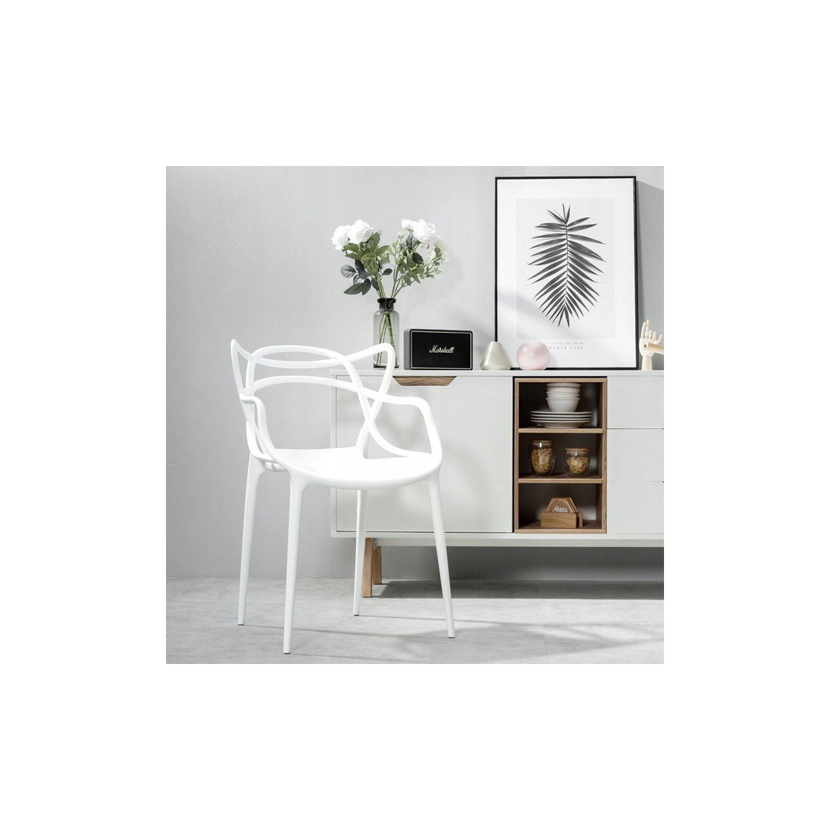 Scaun modern, de culoare albă