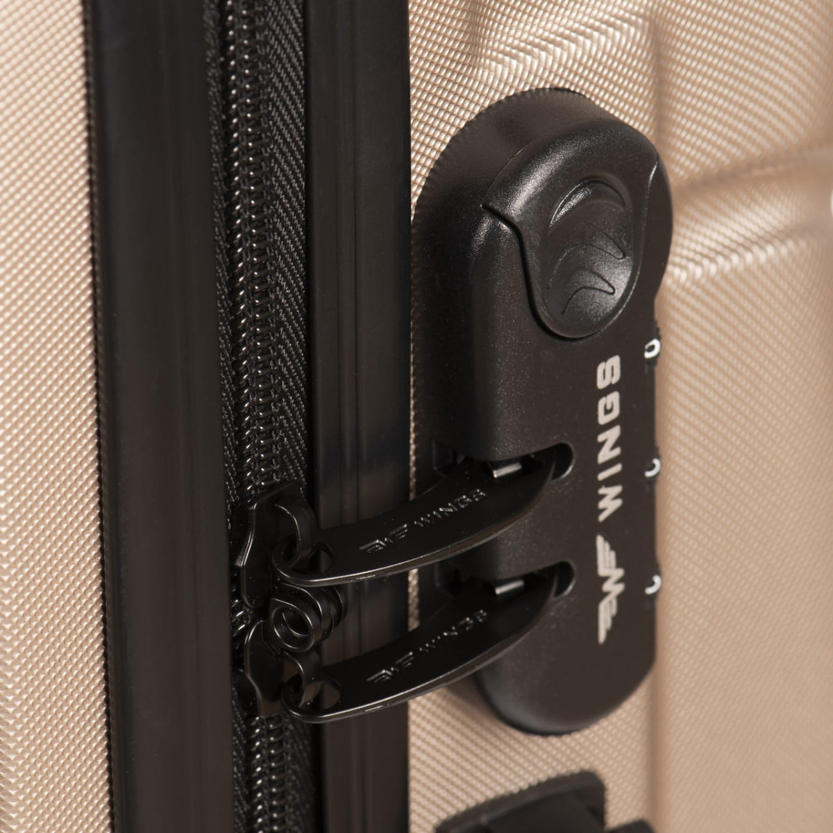 Mediu valiză de călătorie Wings NEAGRĂ