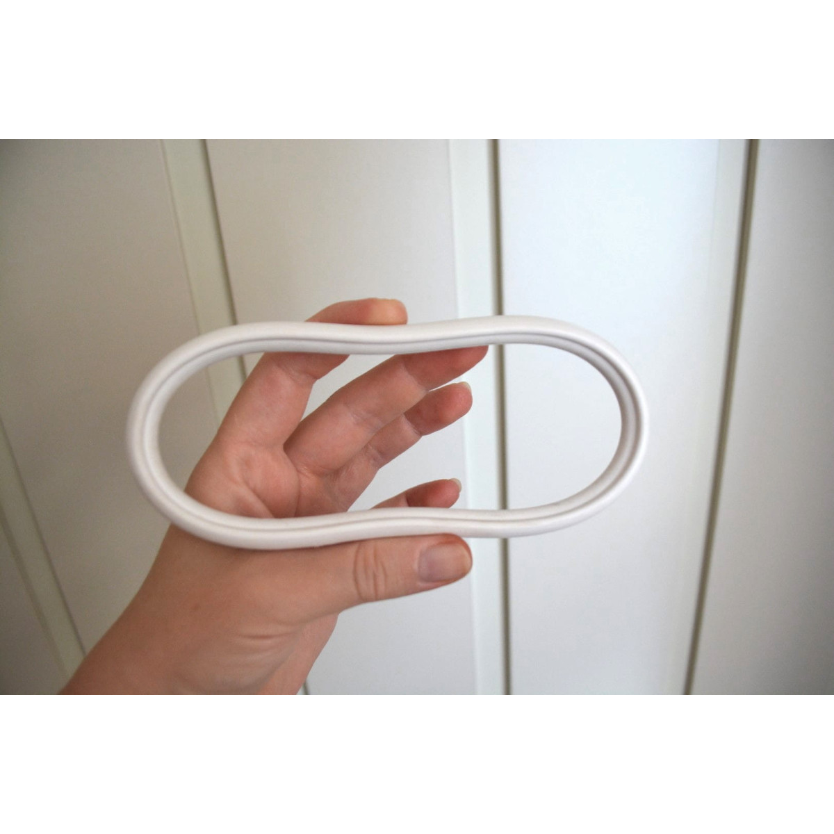 Cărucior mic pentru păpuși de culoare roz