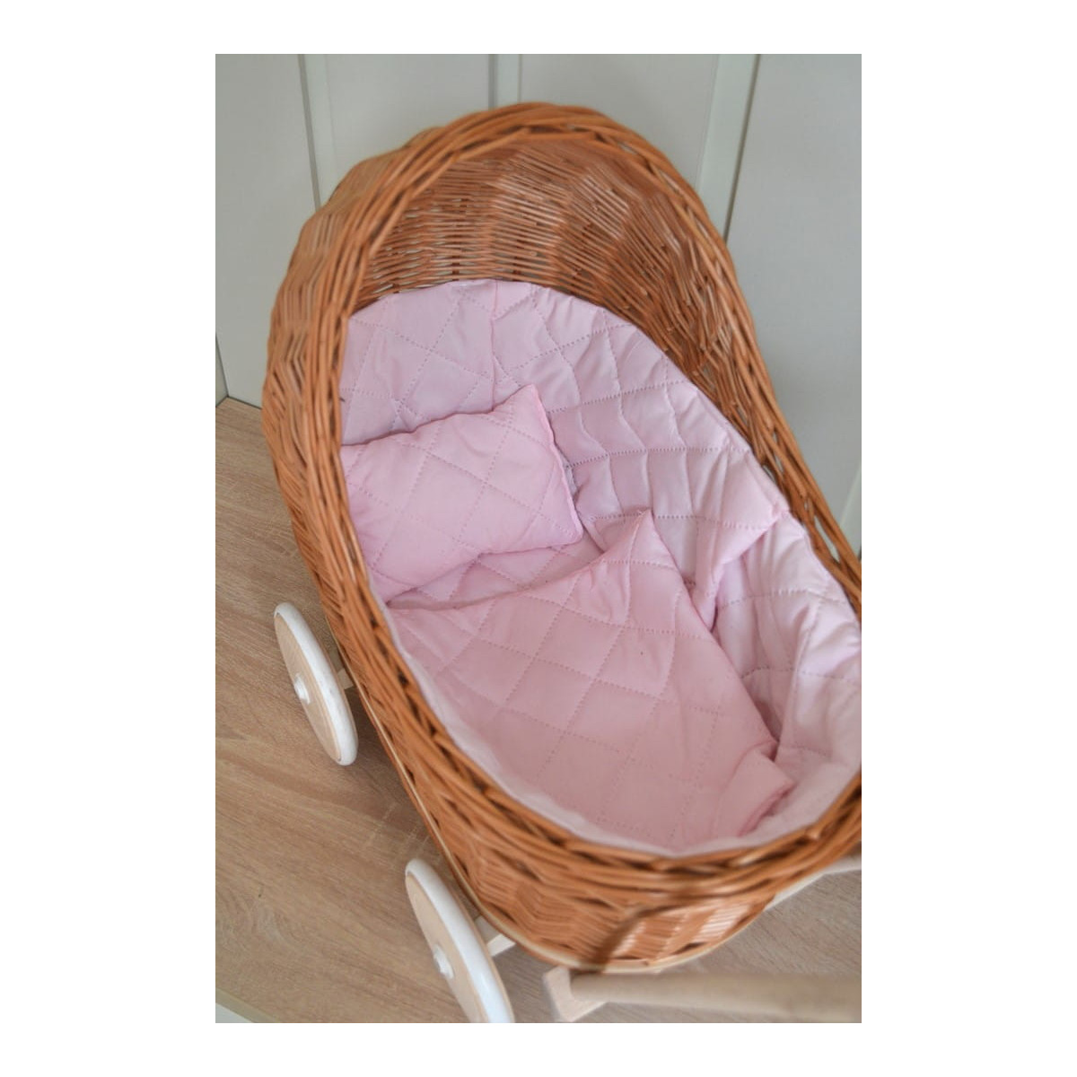 Cărucioare maro de calitate cu roți din cauciuc pentru copii