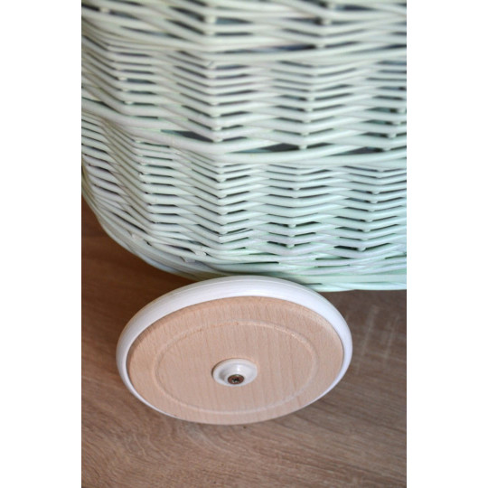 Cărucioare din răchită pentru copii de culoare mentă, cu roți din cauciuc.