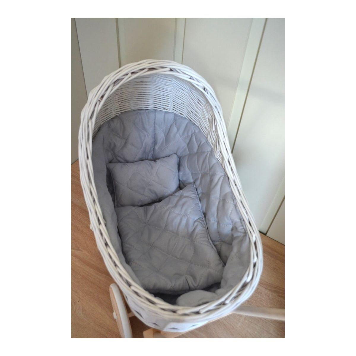 Carucioare pentru copii de culoare albă din ratan