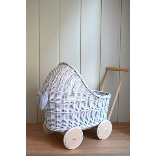 Carucioare pentru copii de culoare albă din ratan