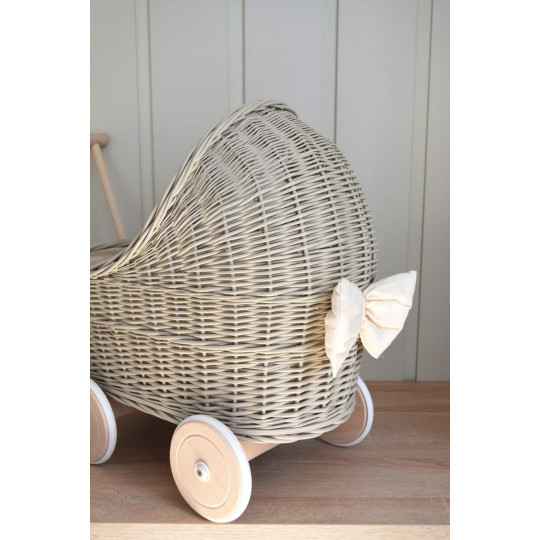 Cărucioare pentru copii din ratan bej cu păturică ecru