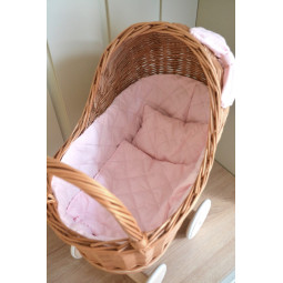 Cărucior pentru păpuși de culoare marron cu păturică roz și fundiță