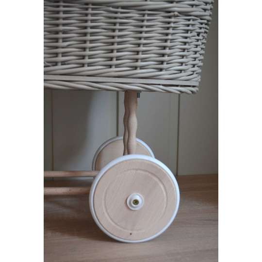 Originalul cărucior bej cu fundiță albă