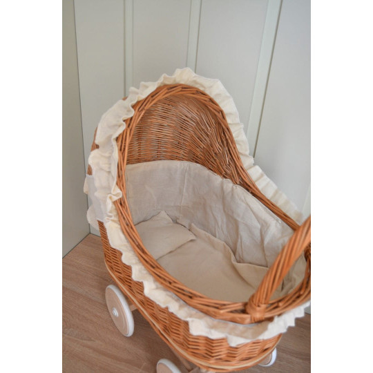 Cărucior din material natural cu volanțe