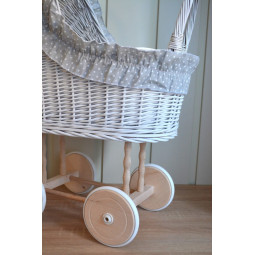 Cărucior de lux pentru păpuși cu pătură gri și volan.