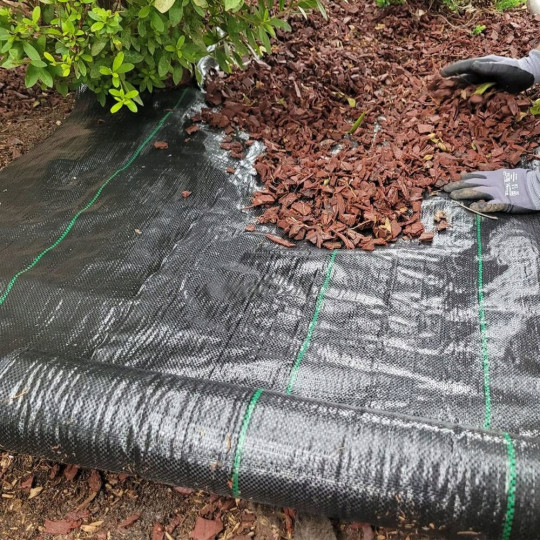 Agrotextil de culoare neagră 90g/m 1,1x100m