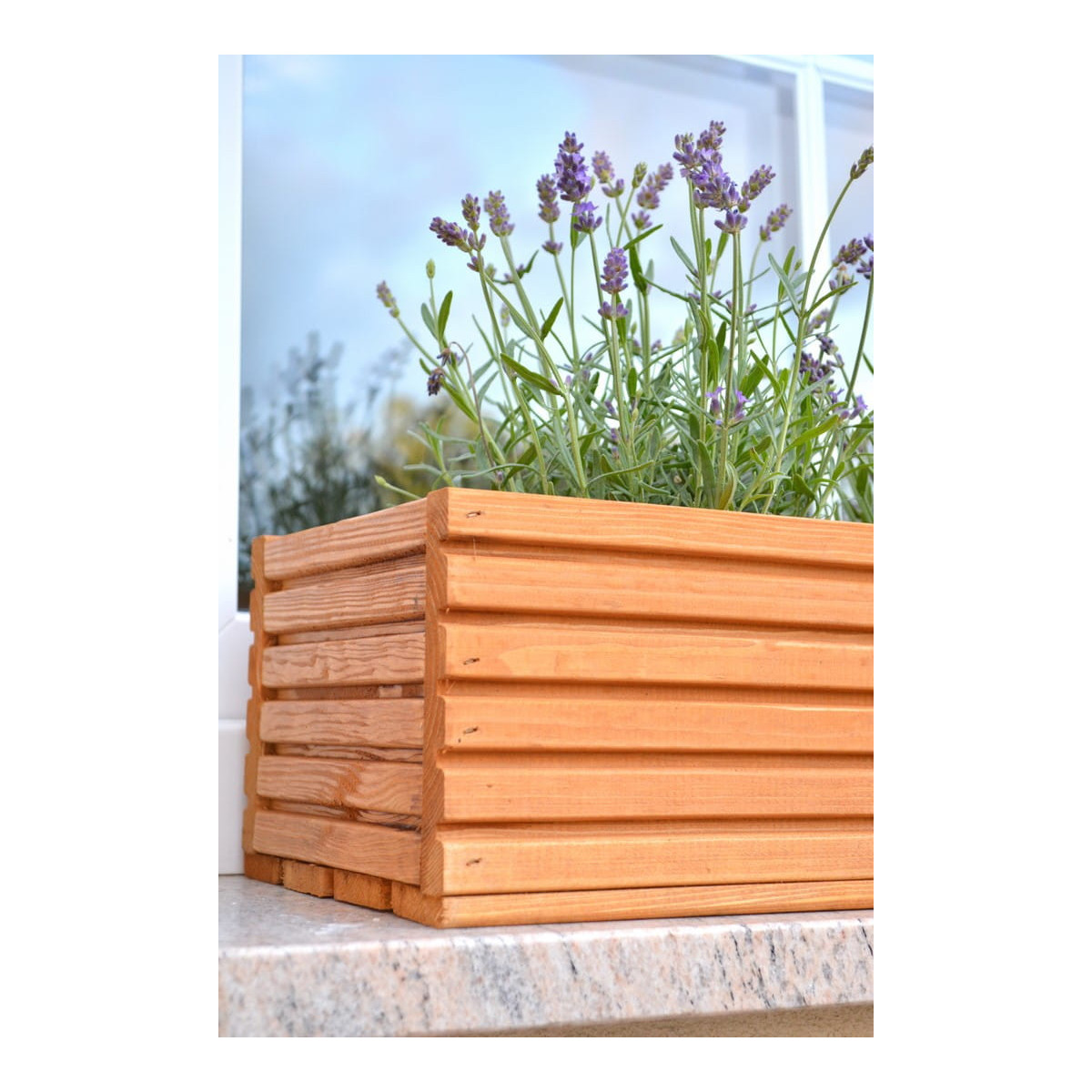 Vas de flori de culoare bej din lemn de pin de calitate superioară