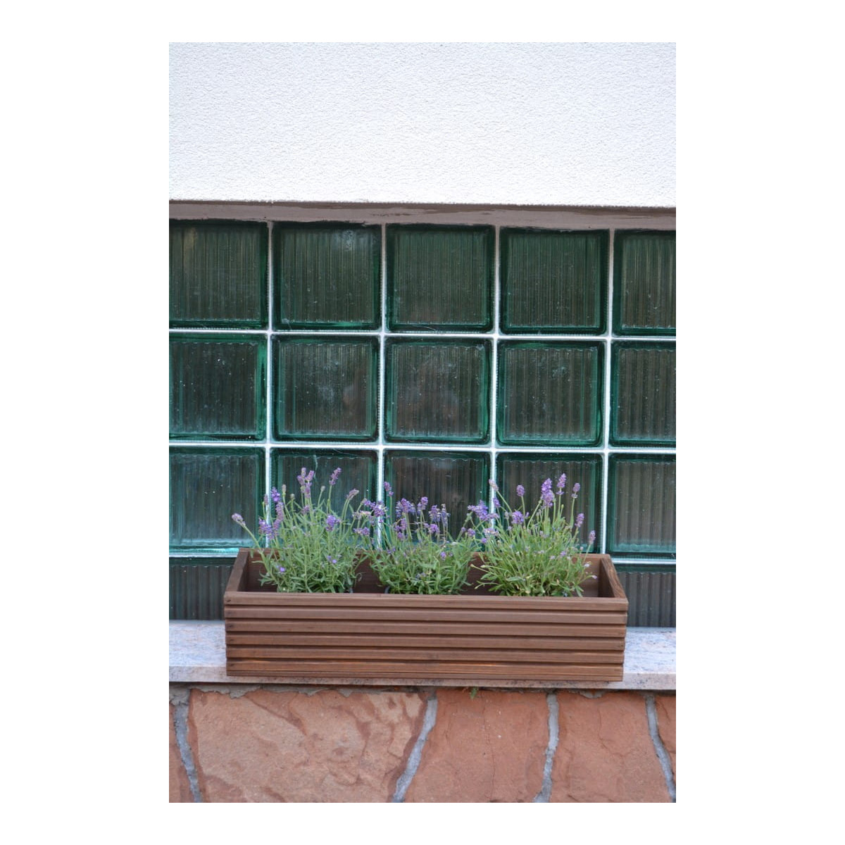 Design de ghiveci din lemn de culoare marron închis