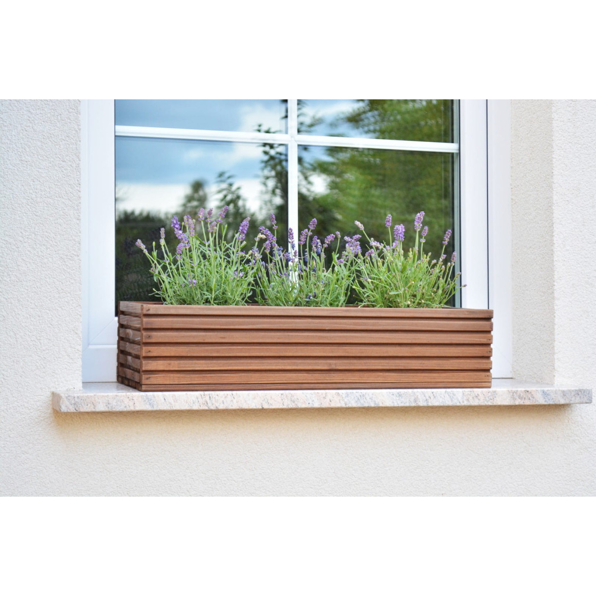 Design de ghiveci din lemn de culoare marron închis