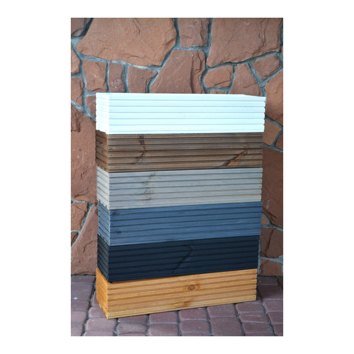 Design de ghiveci din lemn de culoare marron închis